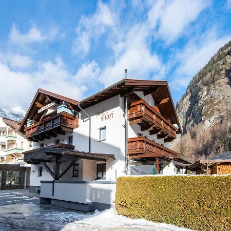 Garni Flori Villa Längenfeld Exteriör bild