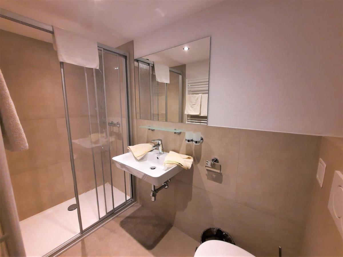 Garni Flori Villa Längenfeld Exteriör bild