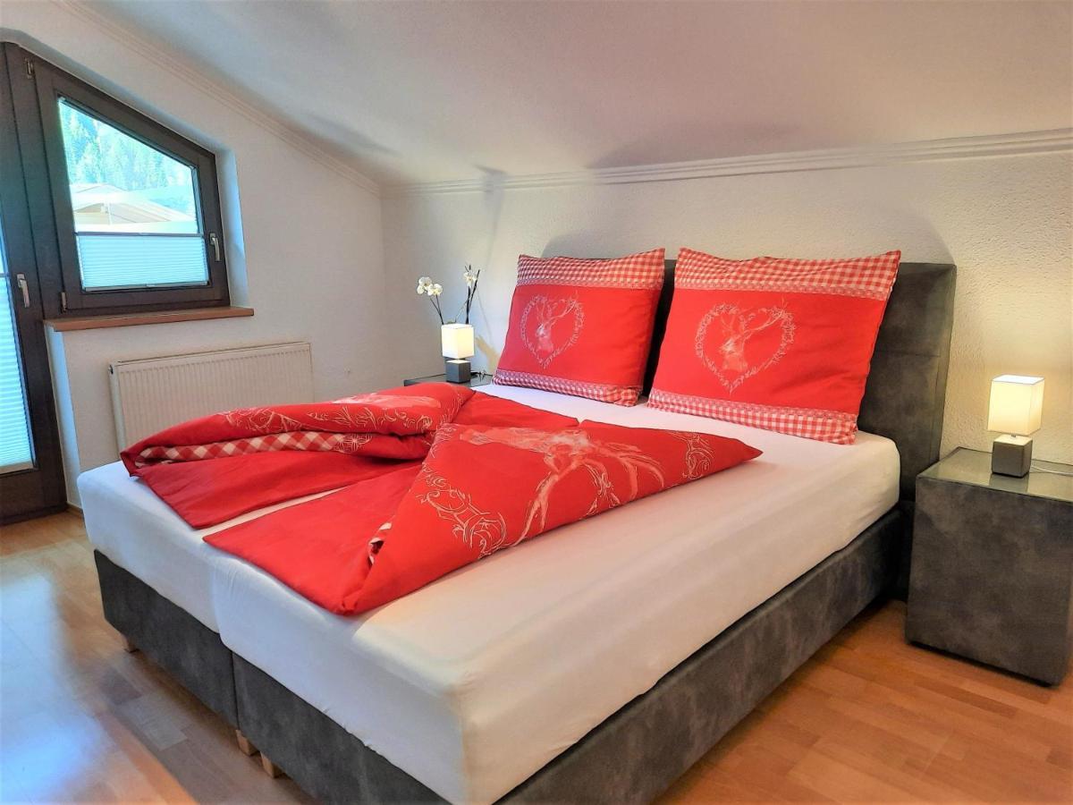 Garni Flori Villa Längenfeld Exteriör bild