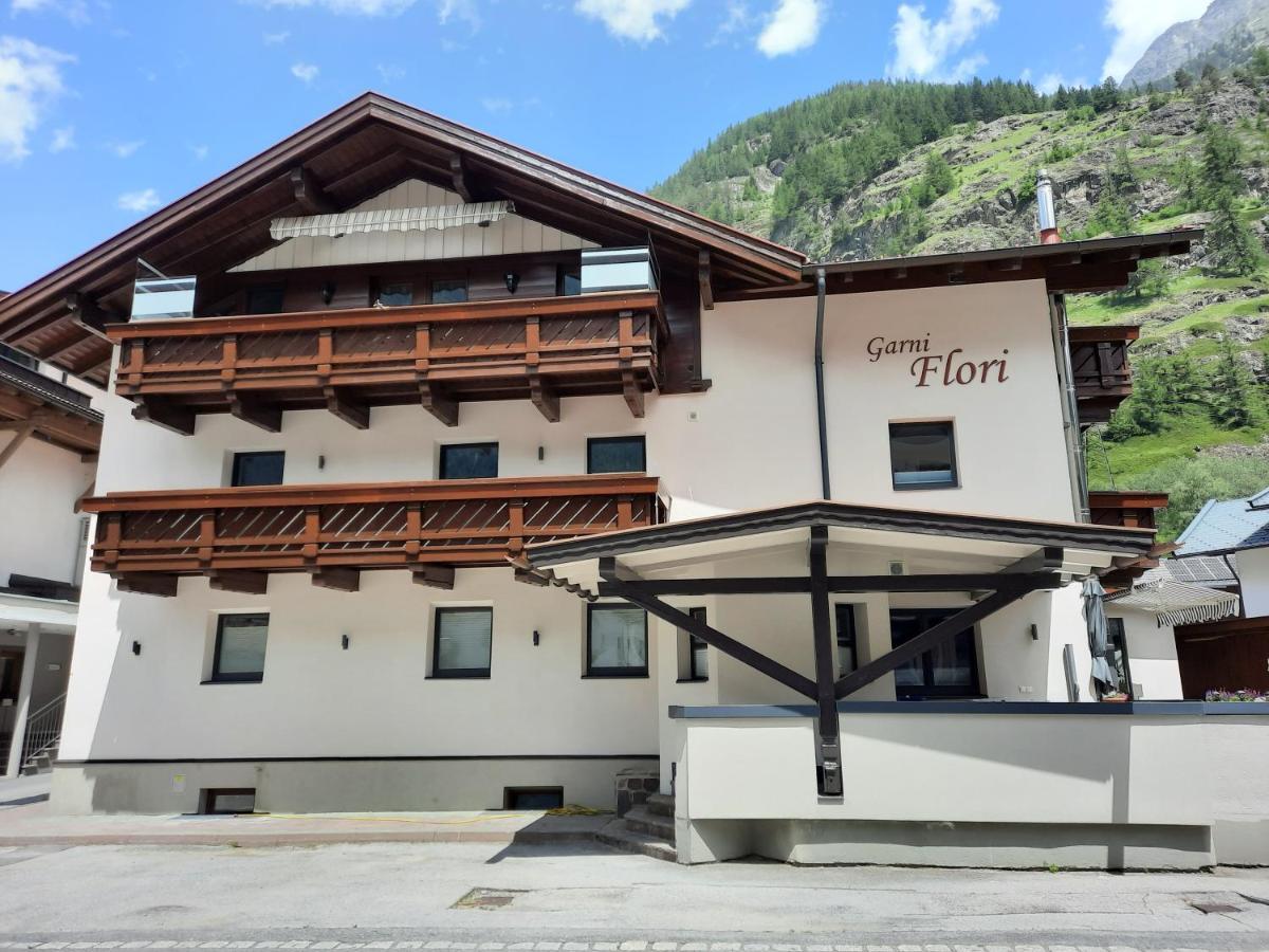 Garni Flori Villa Längenfeld Exteriör bild