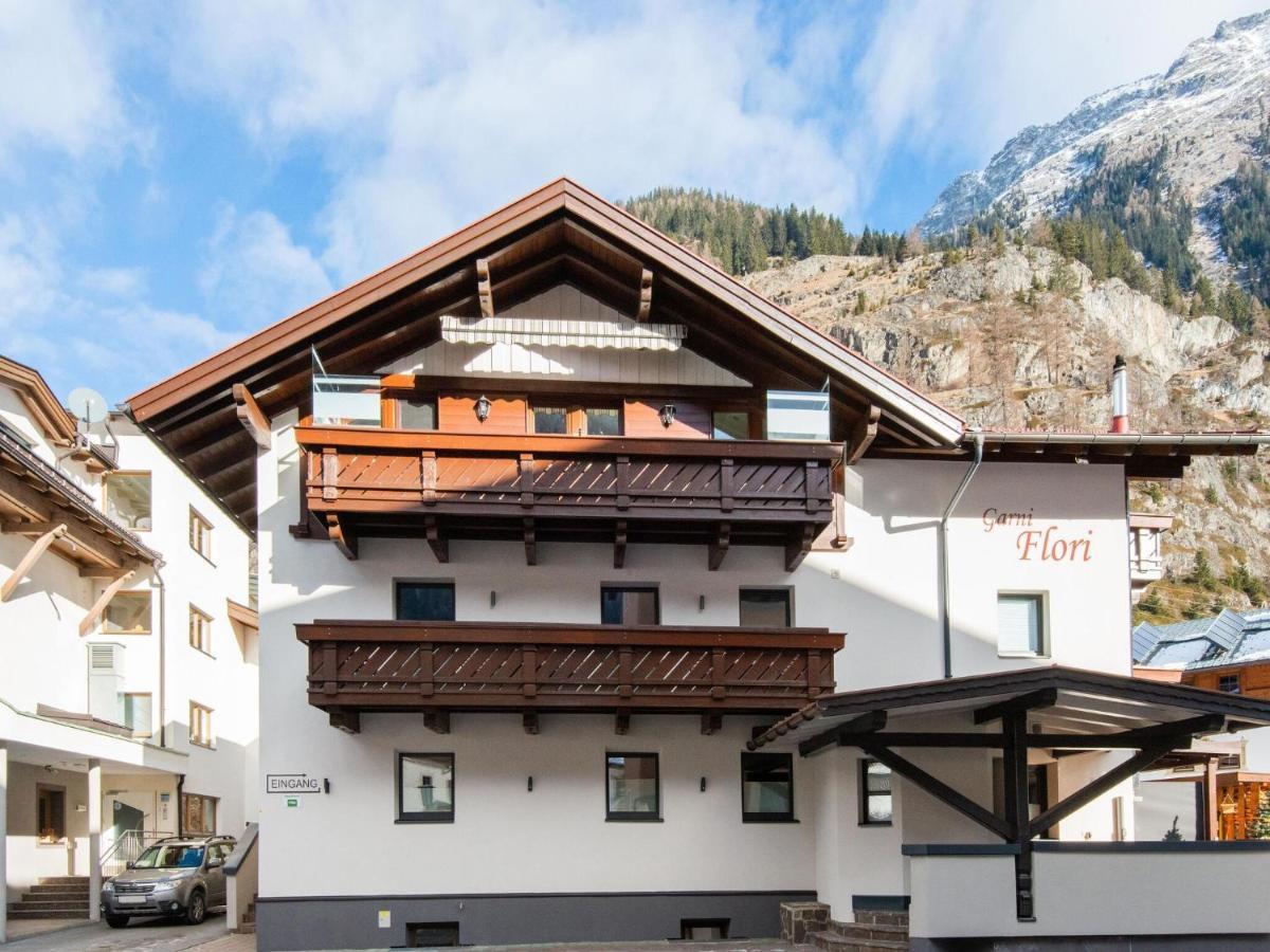 Garni Flori Villa Längenfeld Exteriör bild