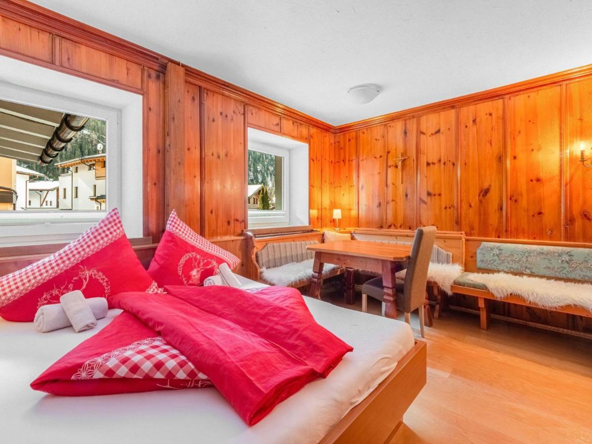 Garni Flori Villa Längenfeld Exteriör bild