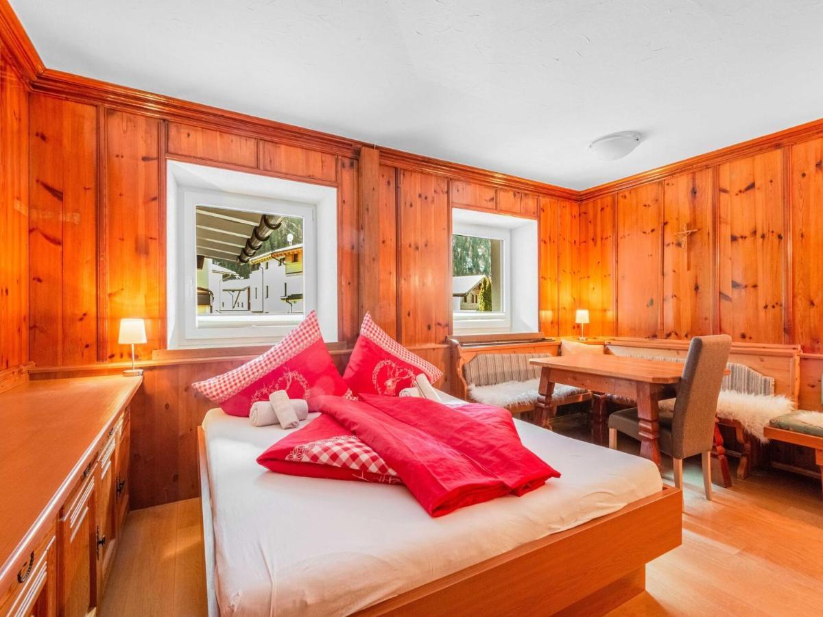 Garni Flori Villa Längenfeld Exteriör bild